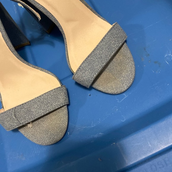 Super cute “denim look” heeled sandals - Picture 2 of 5